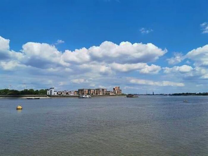 2 Bedroom Flat To Rent In Flat, Norton House, Duke Of Wellington Avenue, London SE18