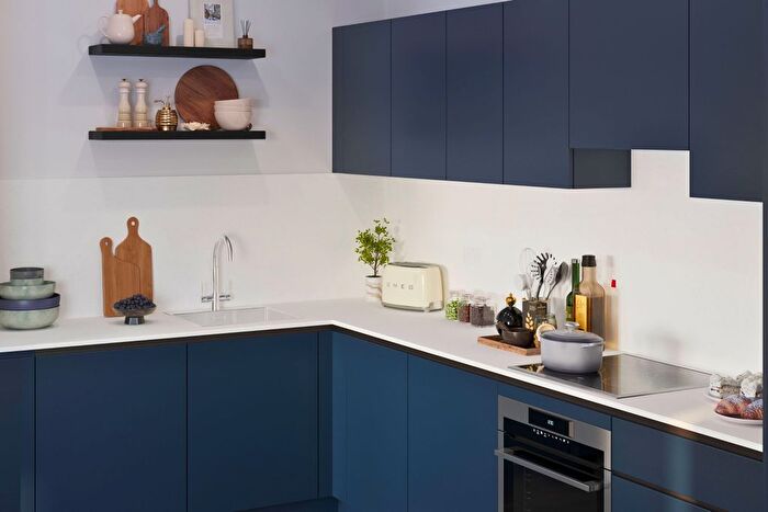 1 Bedroom Flat For Sale In "The Glade" At Lapidge Drive, London, SW17