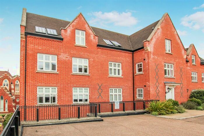 1 Bedroom Property To Rent In The Galleries, Warley, Brentwood, CM14