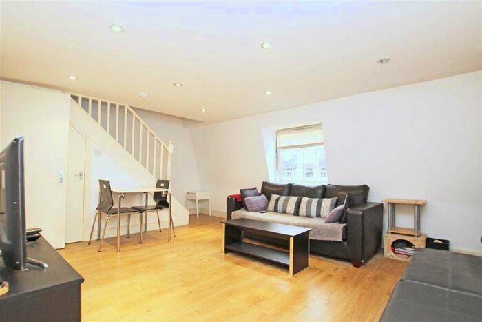 1 Bedroom Flat To Rent In Cleveland Street, London, W1T