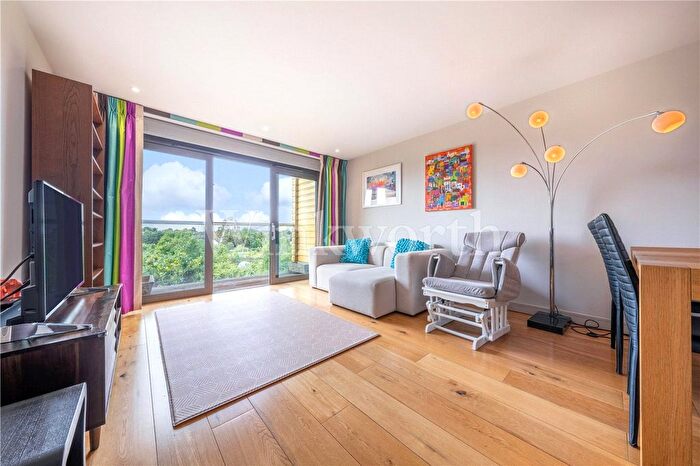 2 Bedroom Flat To Rent In Granville Road, London, NW2