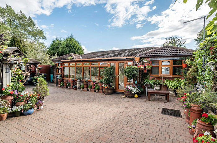 1 Bedroom Bungalow For Sale In Digby Avenue, Mapperley, Nottingham, NG3