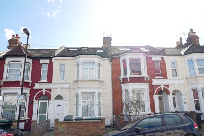Studio To Rent In Cranbrook Park, Wood Green, N22