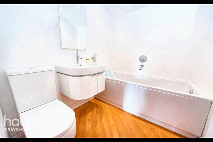 2 Bedroom End Of Terrace House For Sale In The Avenue, Liphook, GU30