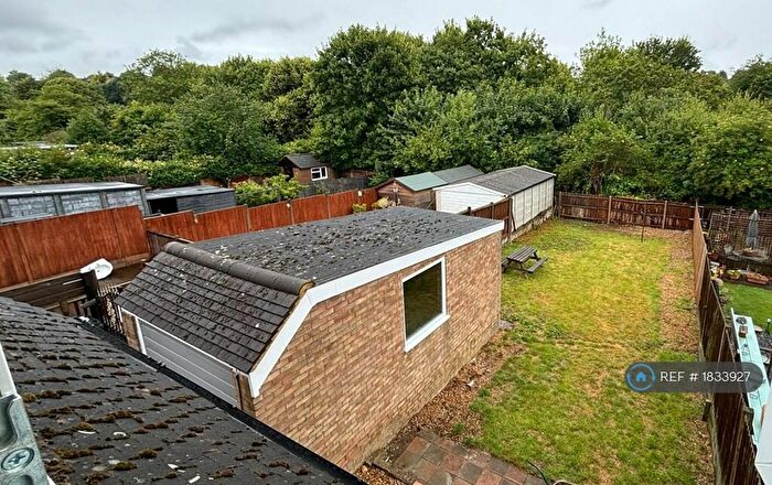 3 Bedroom Semi-Detached House To Rent In Luton, Luton, LU2