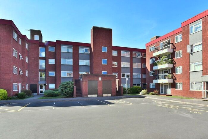 1 Bedroom Apartment To Rent In Grange Gardens, Southgate, N14