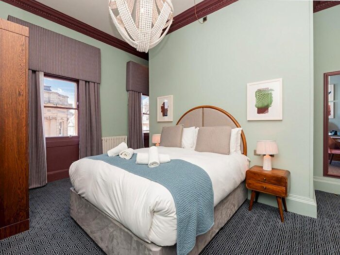 1 Bedroom Flat To Rent In City Centre, BA1