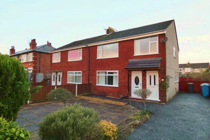 2 Bedroom Flat To Rent In Moorland Road, St. Annes, Lytham St. Annes, FY8