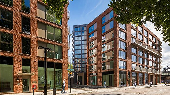 2 Bedroom Flat To Rent In Inkwell Place, Birmingham, B16