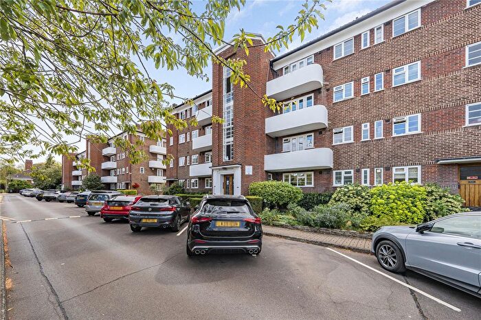 3 Bedroom Flat For Sale In Marlborough House, Sheen Road, TW10