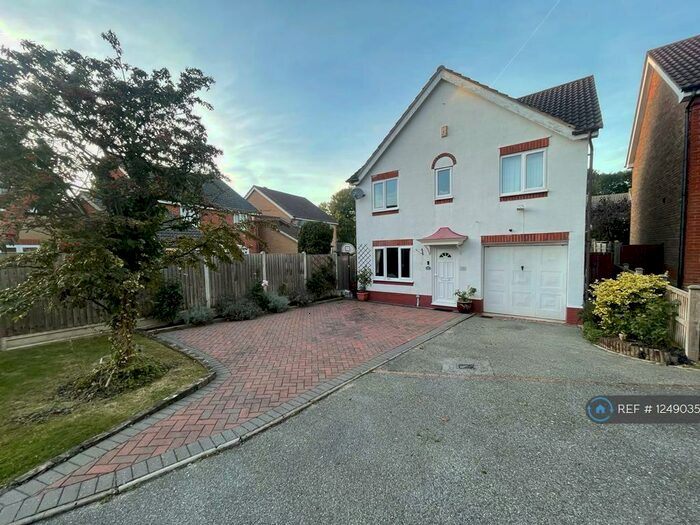 4 Bedroom Detached House To Rent In Stafford Crescent, Braintree, CM7