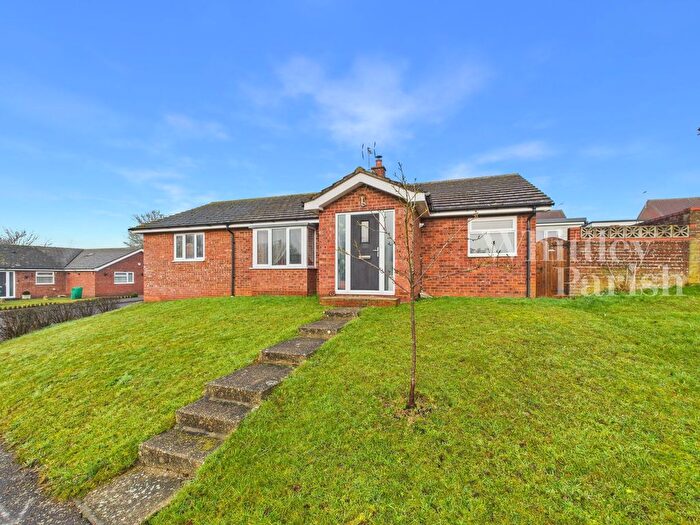 4 Bedroom Bungalow For Sale In Waveney Heights, Brockdish, IP21
