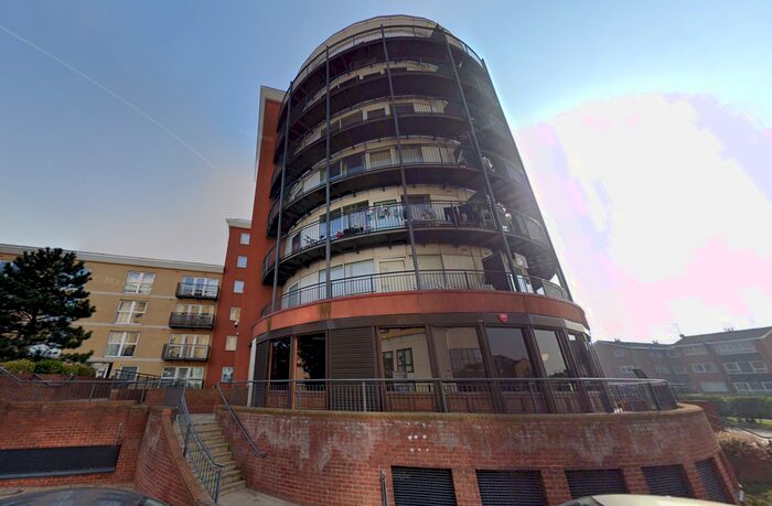 1 Bedroom Flat To Rent In Royal Crescent, London, IG2