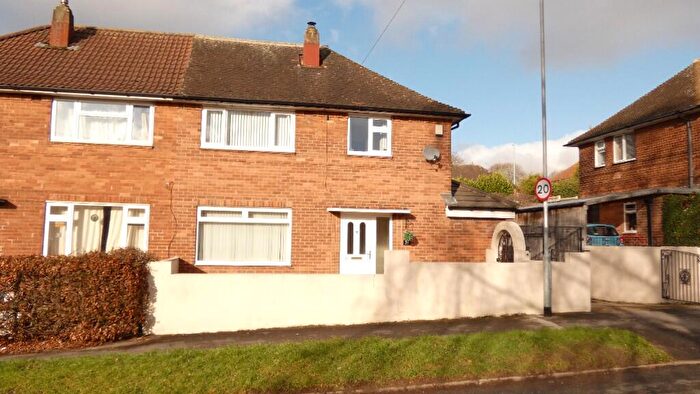 3 Bedroom Semi Detached House For Sale In Rosgill Drive, Leeds, West Yorkshire, LS14