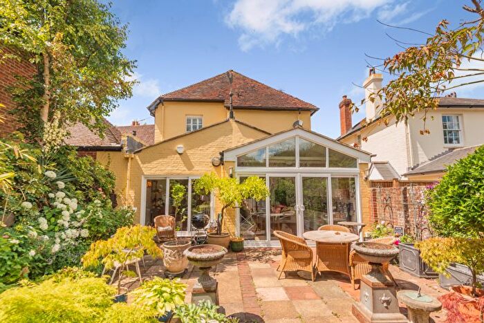 4 Bedroom Link Detached House For Sale In Middle Street, Shere, GU5