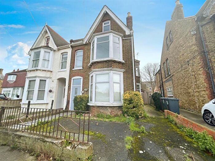 5 Bedroom Semi-Detached House For Sale In Beacon Road, Herne Bay, CT6