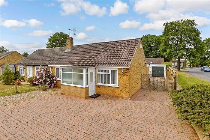 2 Bedroom Semi-detached Bungalow For Sale In Barham Close, Maidstone, Kent, ME15