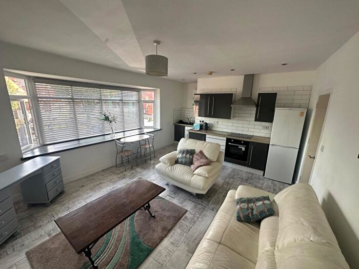 2 Bedroom Flat To Rent In Musters Road, West Bridgford, NG2