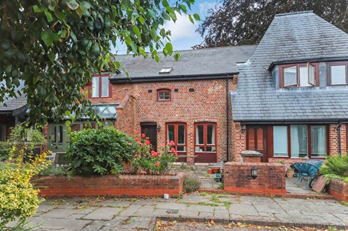 2 Bedroom Cottage For Sale In Rodwell Yard, Tring, HP23