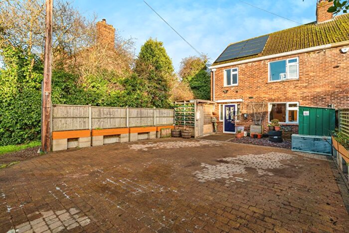 3 Bedroom Semi-Detached House For Sale In St. Johns Road, Stalham, Norwich, NR12