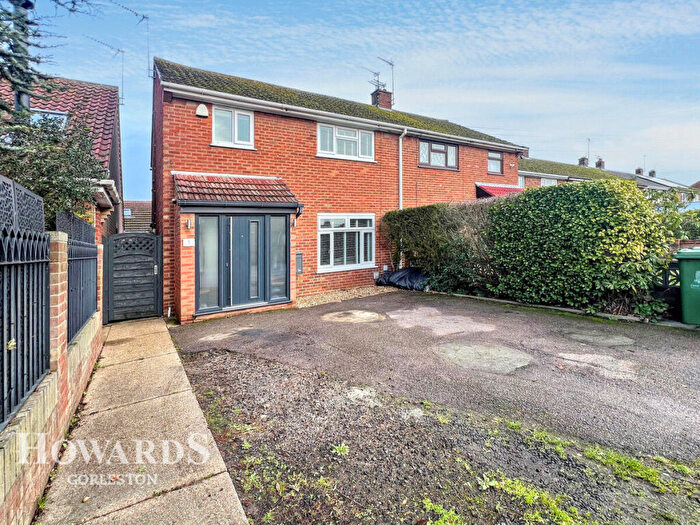 3 Bedroom Semi Detached House For Sale In St Benets Road, Gorleston, NR31