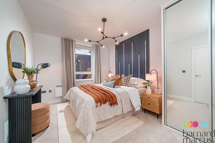 1 Bedroom Flat For Sale In High Road, Finchley, London, N12