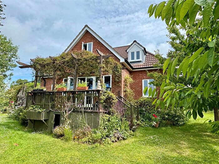 4 Bedroom Detached House For Sale In Broadshard, Crewkerne, TA18
