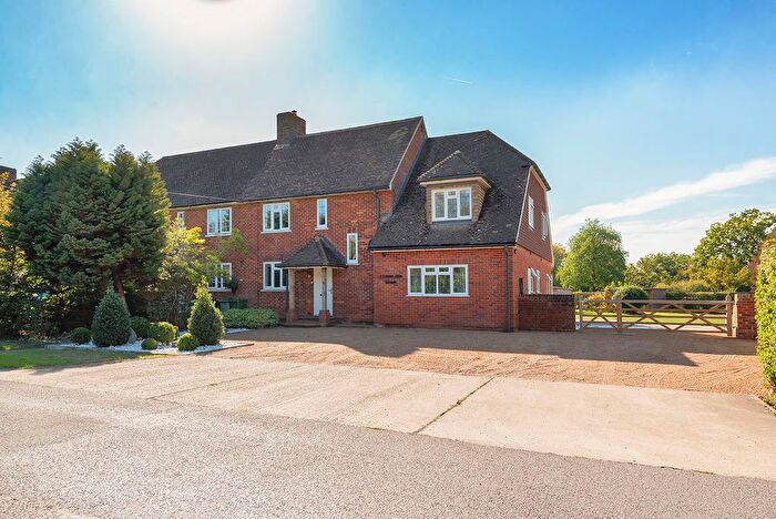 4 Bedroom Semi-Detached House For Sale In Willow Lane, Paddock Wood, TN12