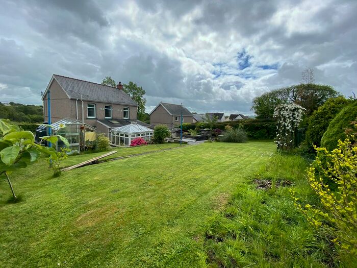 3 Bedroom Detached House For Sale In Llandeilo Road, Gorslas, Llanelli