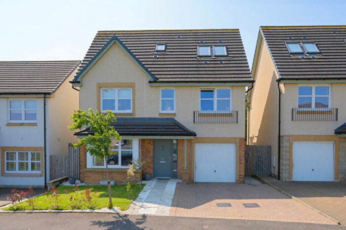 5 Bedroom Detached House For Sale In McDonald Steet, Dunfermline, KY11