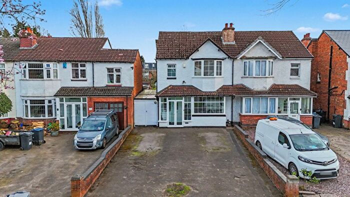 3 Bedroom Semi Detached House For Sale In Highfield Road, Hall Green, Birmingham, B28