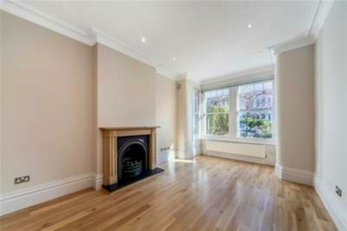 5 Bedroom House To Rent In Westover Road, Wandsworth, SW18