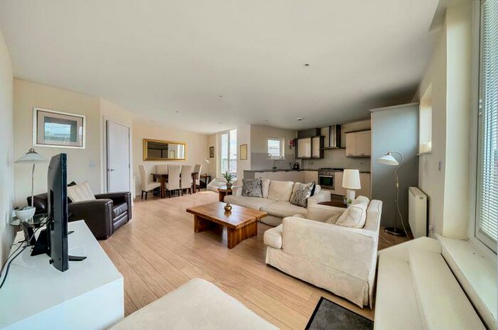 3 Bedroom Apartment To Rent In Bridge Wharf, Chertsey, KT16