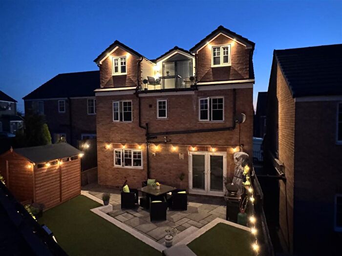 5 Bedroom Detached House For Sale In Swineshaw Road, Stalybridge, SK15