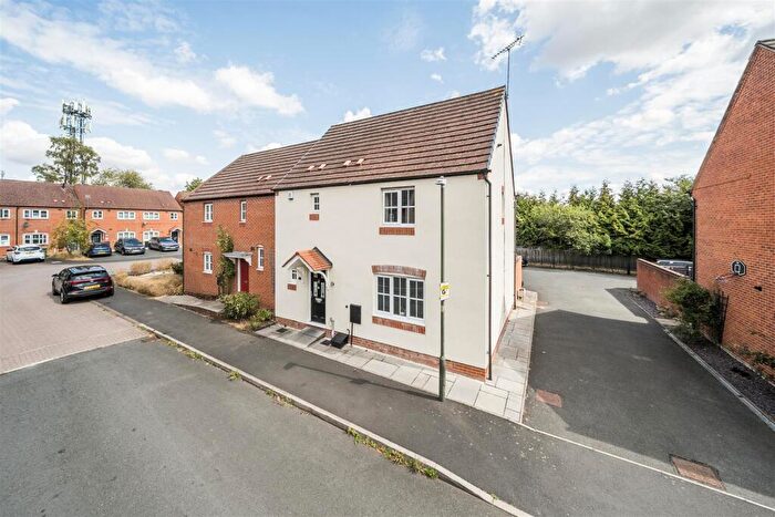 3 Bedroom End Of Terrace House For Sale In Primrose Way, Kidderminster, DY10