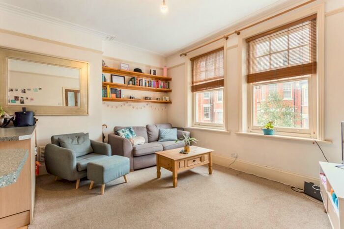 2 Bedroom Flat To Rent In Milton Road London, N6
