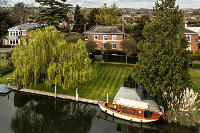 4 Bedroom House For Sale In Mill Road, Marlow, Buckinghamshire, SL7