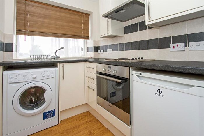 Studio To Rent In Bunns Lane, Mill HIll, London, NW7