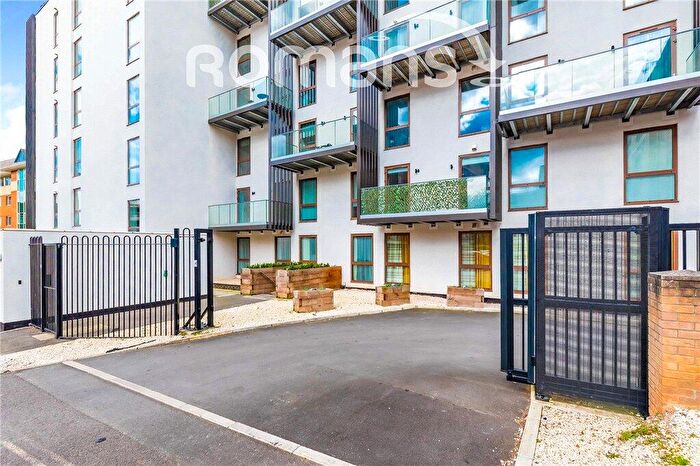 1 Bedroom Apartment For Sale In Farnborough Road, Farnborough, Hampshire, GU14