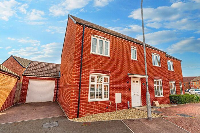 4 Bedroom Semi-Detached House For Sale In Lysaght Gardens, Newport, NP19