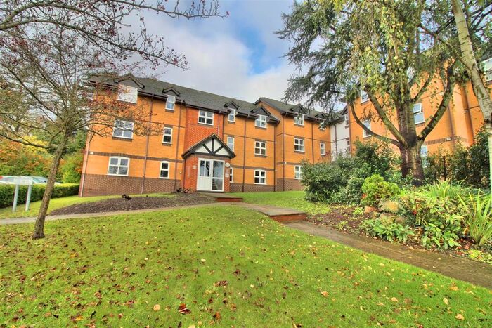 2 Bedroom Flat To Rent In Waller Court, Caversham, Reading, RG4