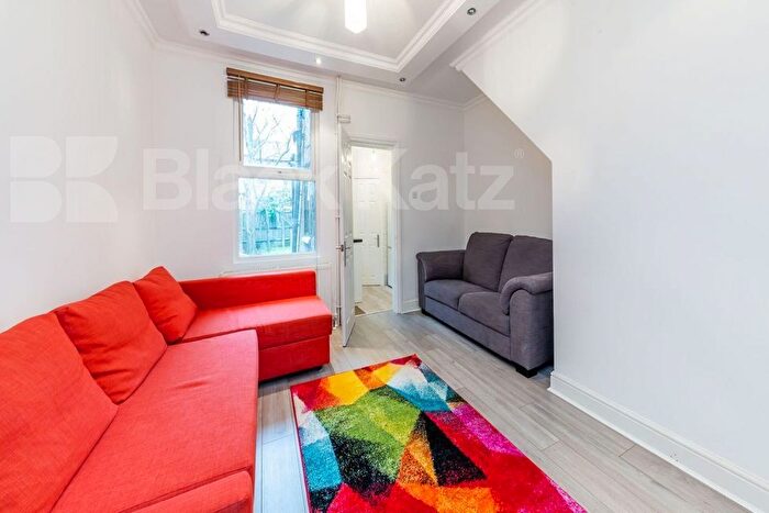1 Bedroom Town House To Rent In Vincent Square, Vincent Road, London, N22