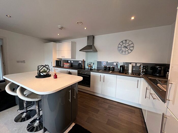 3 Bedroom Flat To Rent In Great Western Street, Aylesbury, HP20
