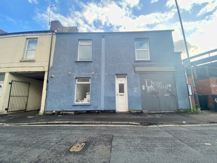 2 Bedroom Apartment To Rent In Bedminster, Dean Lane, BS3