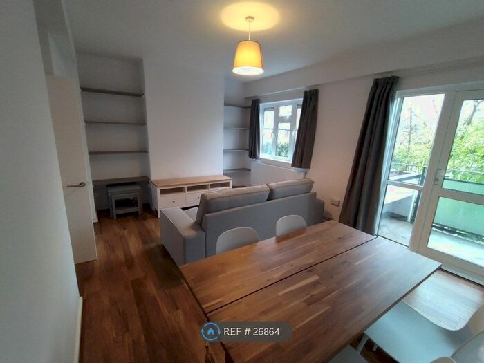 2 Bedroom Flat To Rent In Walsham House, London, SE17