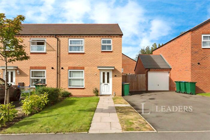 3 Bedroom House To Rent In Silver Birch Avenue, Coventry, West Midlands, CV4