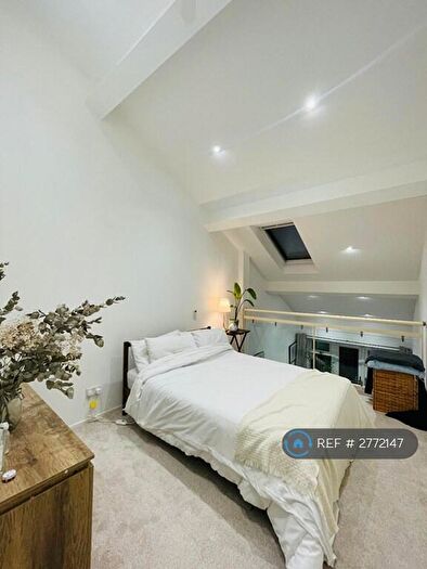 1 Bedroom Penthouse To Rent In Manhattan Building, London, E3