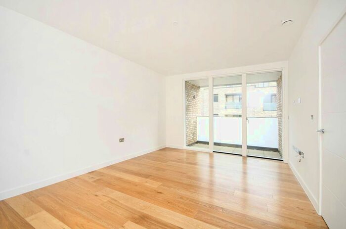 2 Bedroom Flat To Rent In Bristol Walk, Kilburn, London, NW6