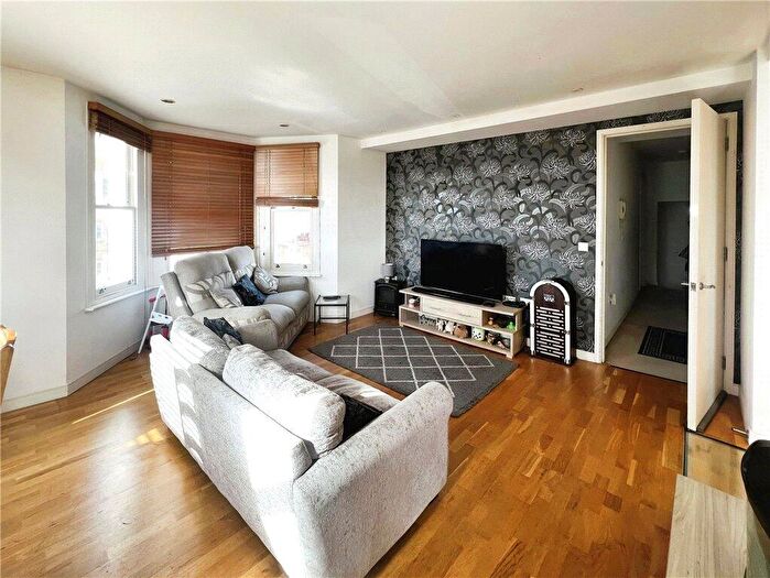 2 Bedroom Apartment For Sale In Marine Parade West, Clacton-on-Sea, Essex, CO15