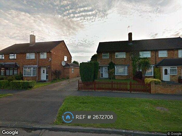 3 Bedroom Semi Detached House To Rent In Brickmakers Lane, Hemel Hempstead, HP3